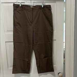 Women’s Brown Capris